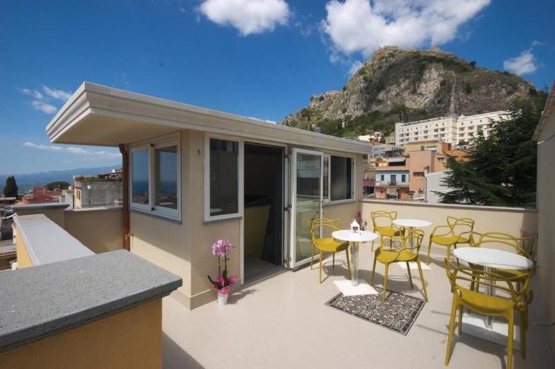 Casa Turrisi Bed & Breakfast Taormina Bagian luar foto