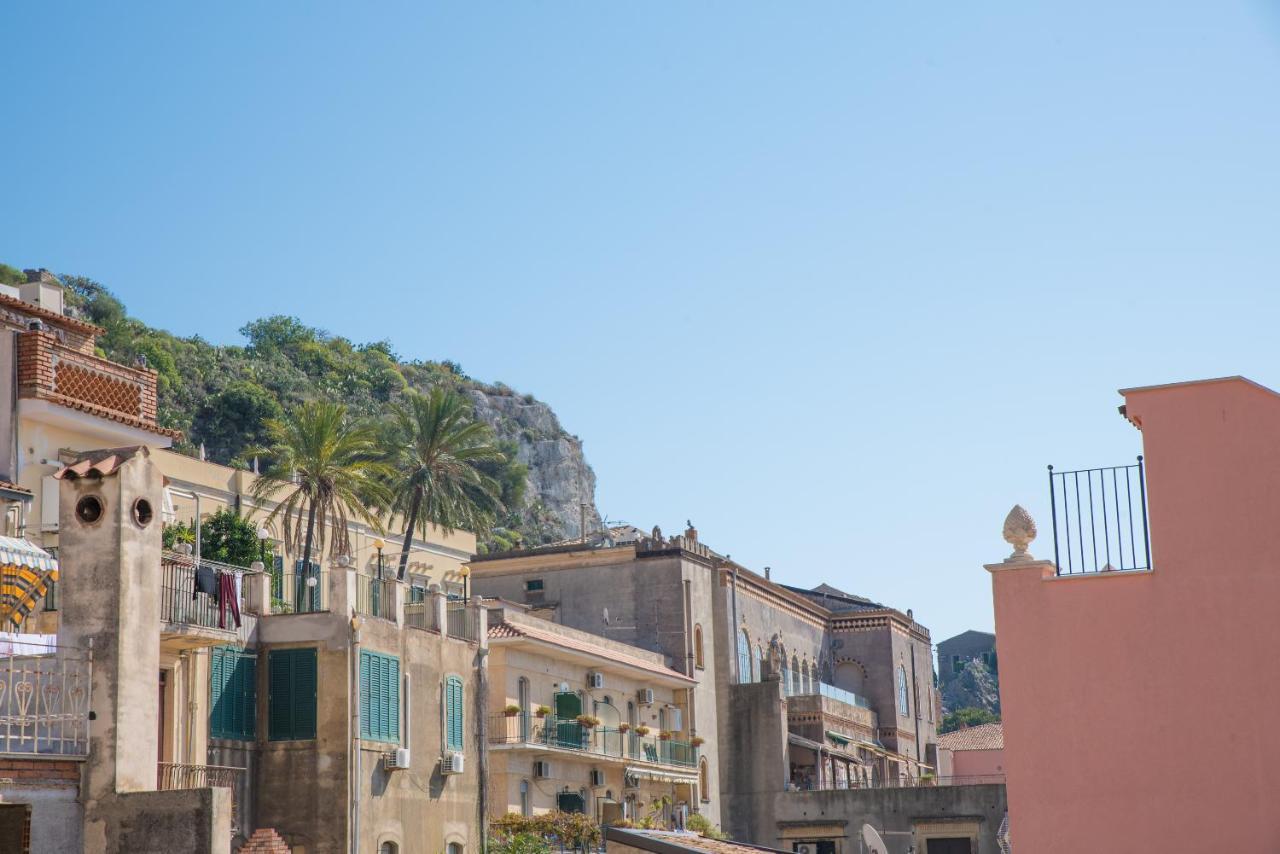Casa Turrisi Bed & Breakfast Taormina Bagian luar foto