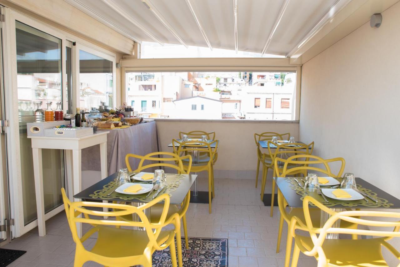 Casa Turrisi Bed & Breakfast Taormina Bagian luar foto